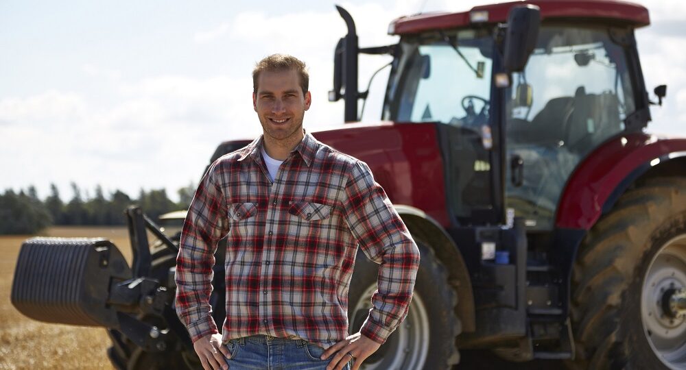 rolnik z traktorem